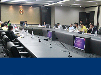 Director of the Institute of Research
and Development meets with foreign
professors for the year 2019.